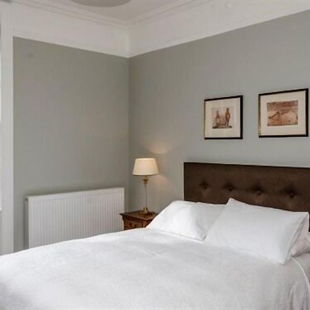 เดอะ ไลออนส์ Bed & Breakfast Newark-on-Trent  ภายนอก รูปภาพ