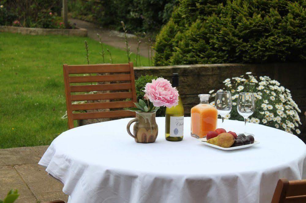 เดอะ ไลออนส์ Bed & Breakfast Newark-on-Trent  ภายนอก รูปภาพ